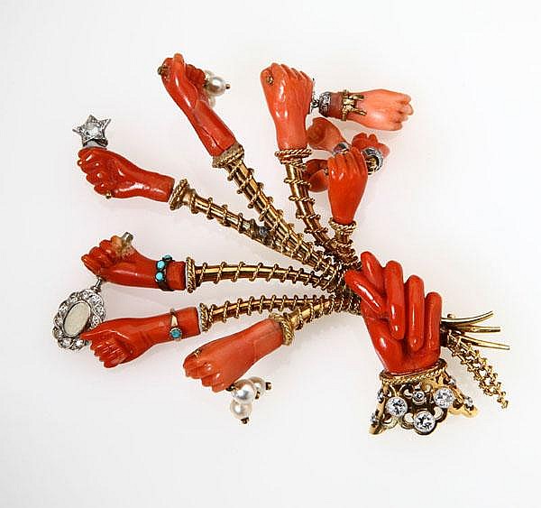 Один з ювелірних виробів Й. Маршака