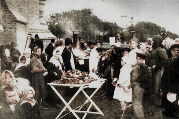 Пункт харчування для постраждалих від вибухів