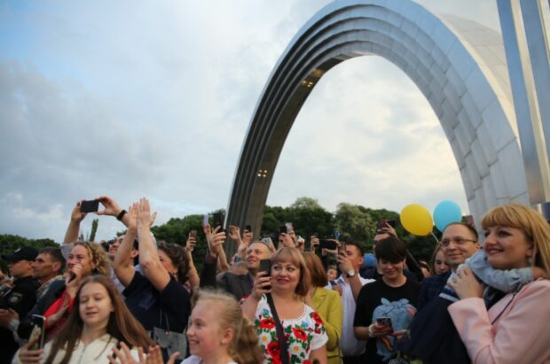 Відкриття "скляного мосту"