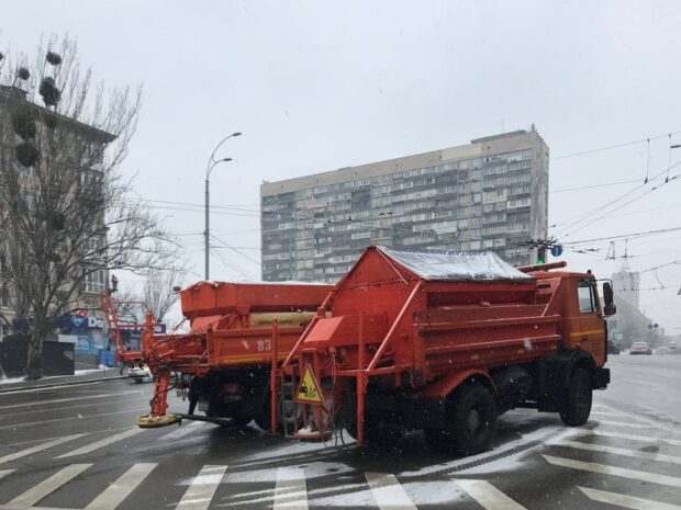 В Киеве прогнозируют гололед: водителей просят не пользоваться автомобилями
