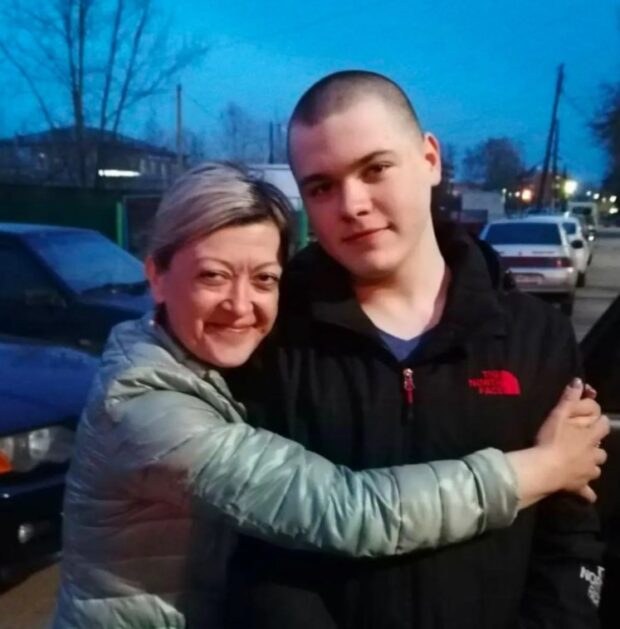 На фото 16-річний Микита Уваров, засуджений до 5 років колонії. Підліток разом з друзями збудував будівлю ФСБ у комп'ютерній грі "Майнкрафт" і планував віртуально її підірвати.