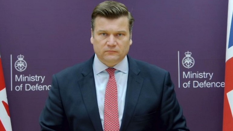 Україна може “цілком легітимно” атакувати цілі в рф, – британський міністр