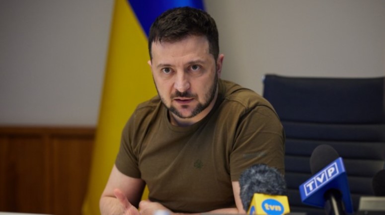 Зеленський закликав людей не тиснути на ЗСУ, очікуючи щоденних перемог