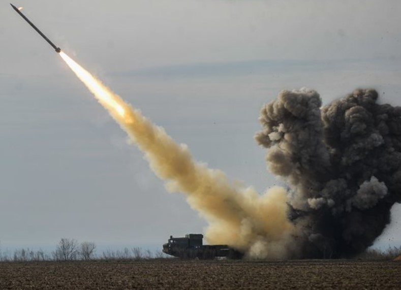 Окупанти вранці випустили понад 40 ракет по території двох областей України