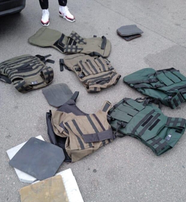 бронежилети