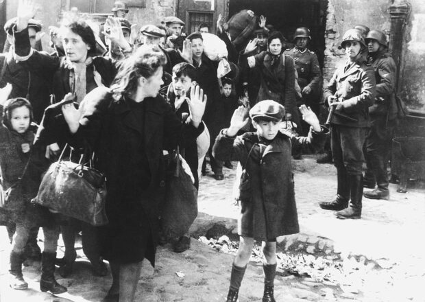 Хлопчик з Варшавського гетто, 1943 рік
