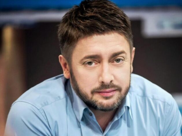 Олексій Суханов – український телеведучий російського походження: про мову, громадянство та ТРО