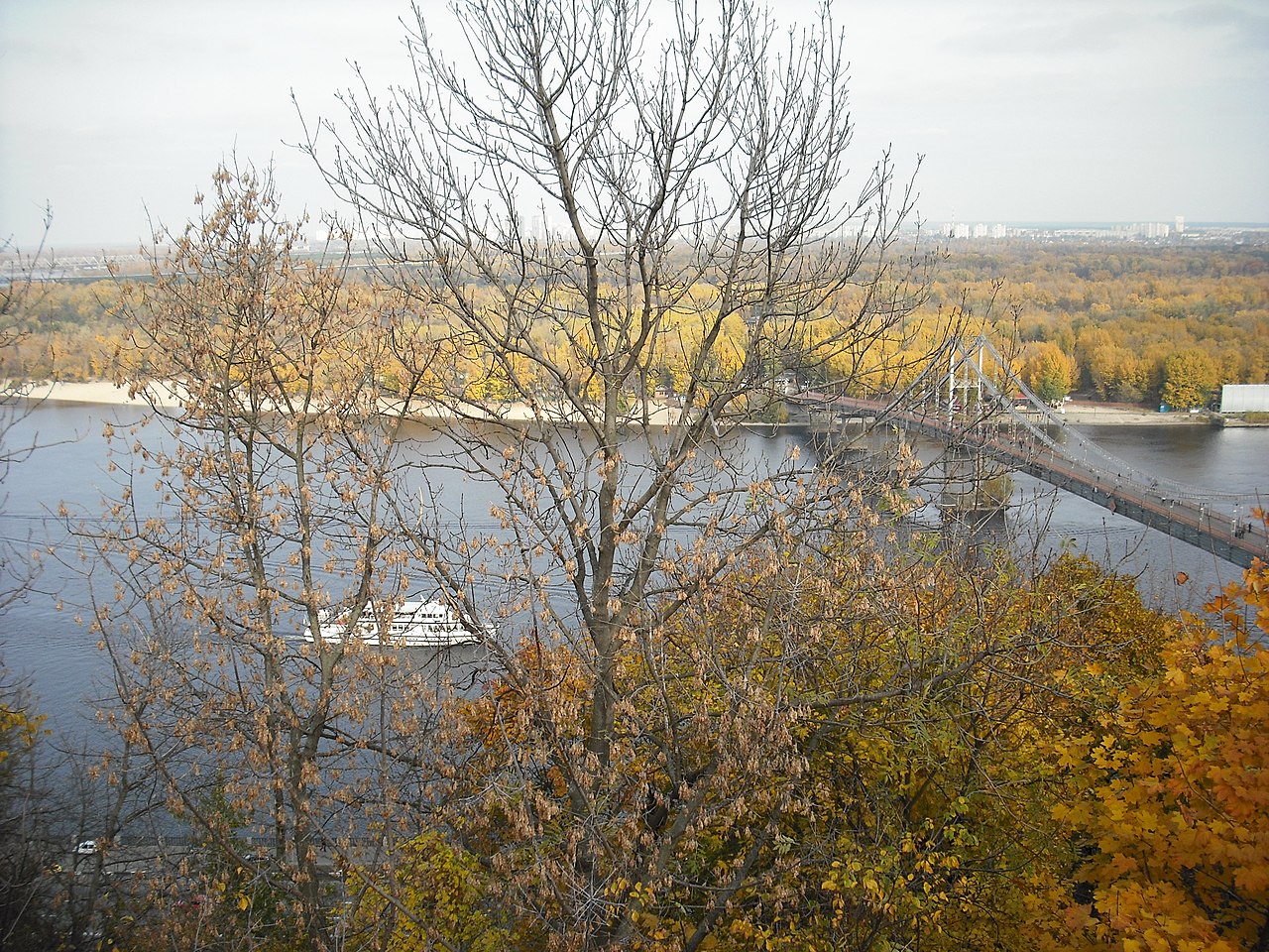 Труханів острів