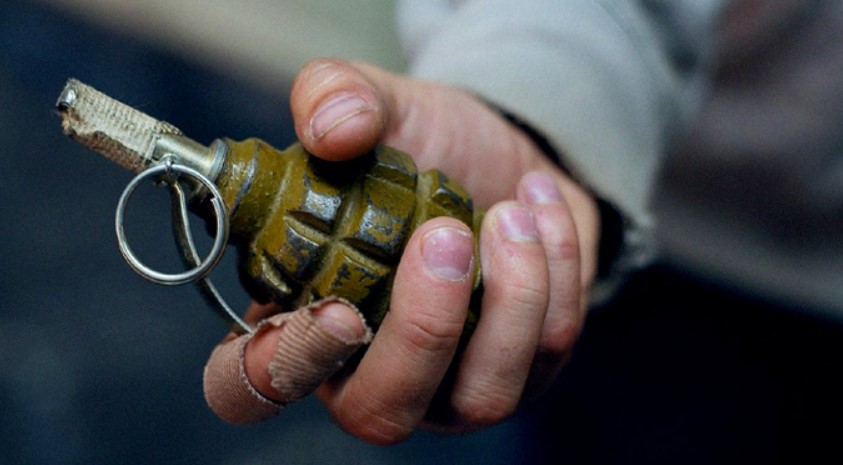 На Київщині чоловік вдома намагався розібрати гранату