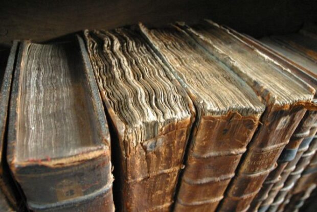 Старовинні книги