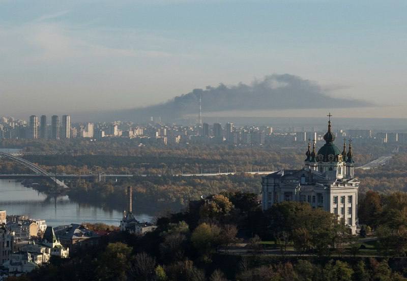 Внаслідок ранкового обстрілу Києва є загиблі