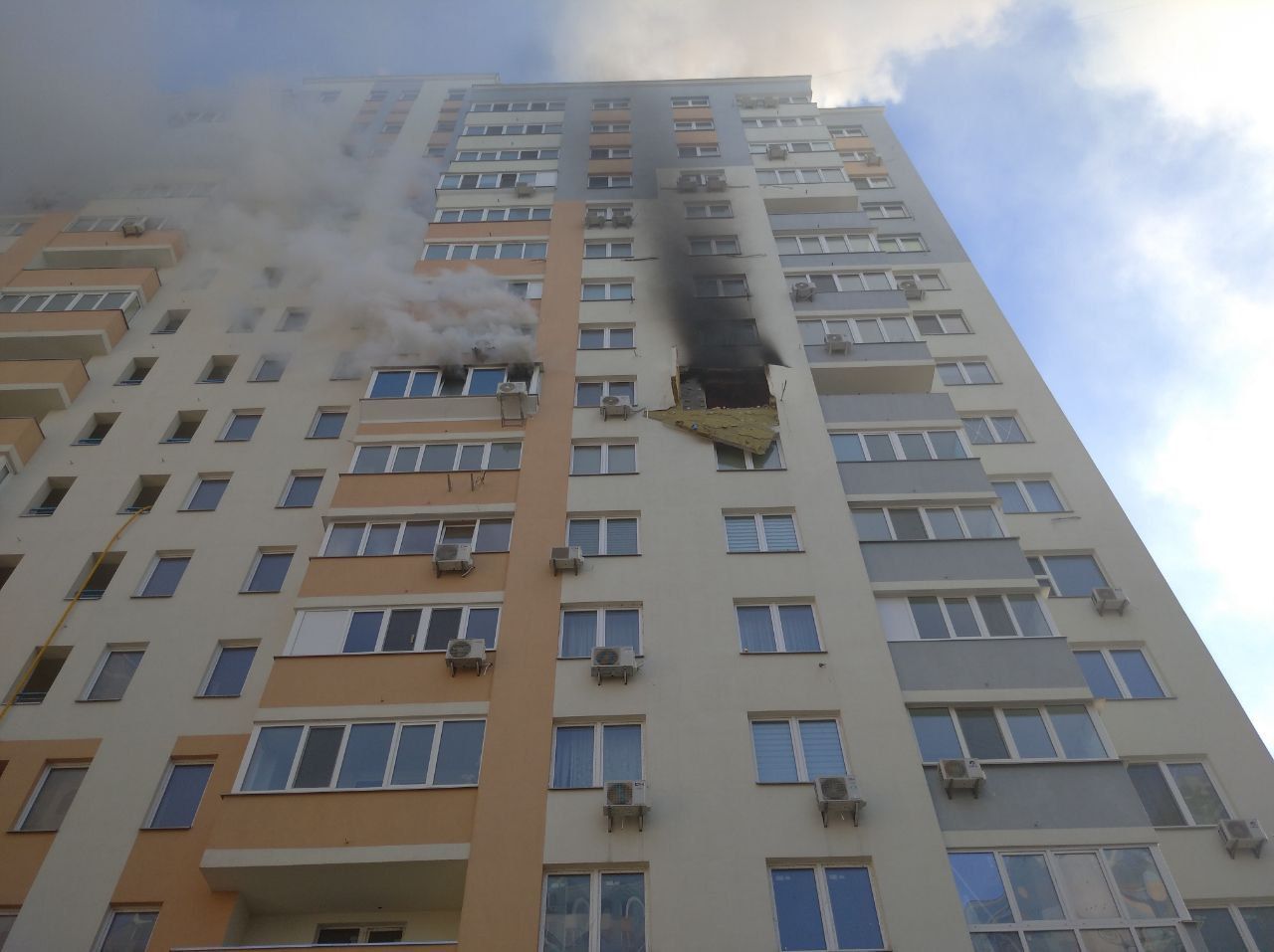 У Києві в багатоповерхівці стався вибух