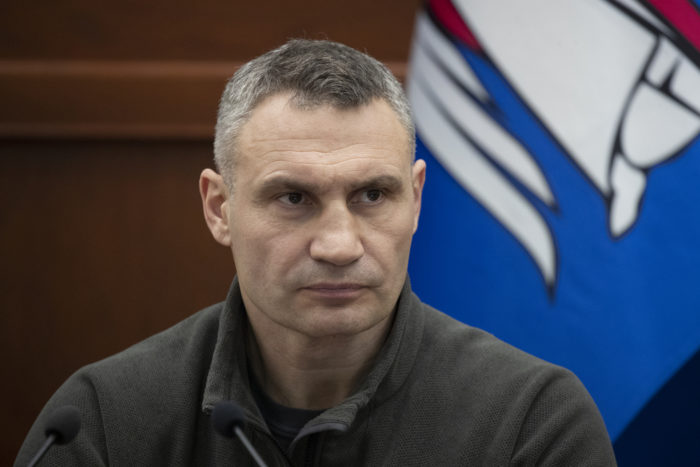 Кличко: Ситуація з дефіцитом електроенергії в столиці складна. Втім, тепло в оселях киян є