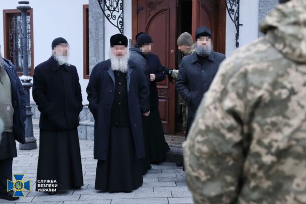 СБУ прийшло з перевіркою у Києво-Печерську Лавру