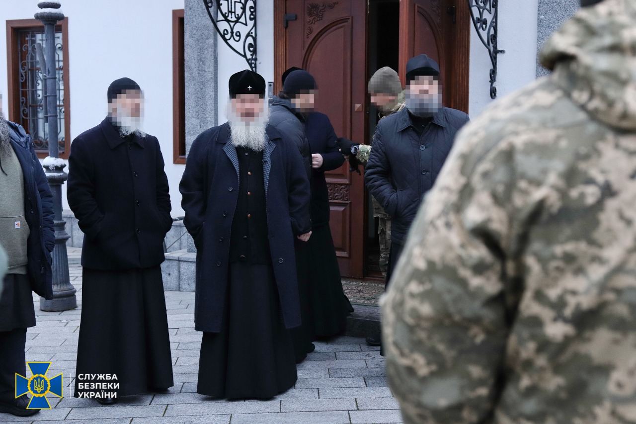 СБУ прийшло з перевіркою у Києво-Печерську Лавру