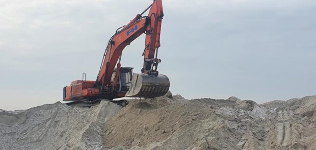На Київщині викрито незаконне видобування піску на понад пів мільярда гривень