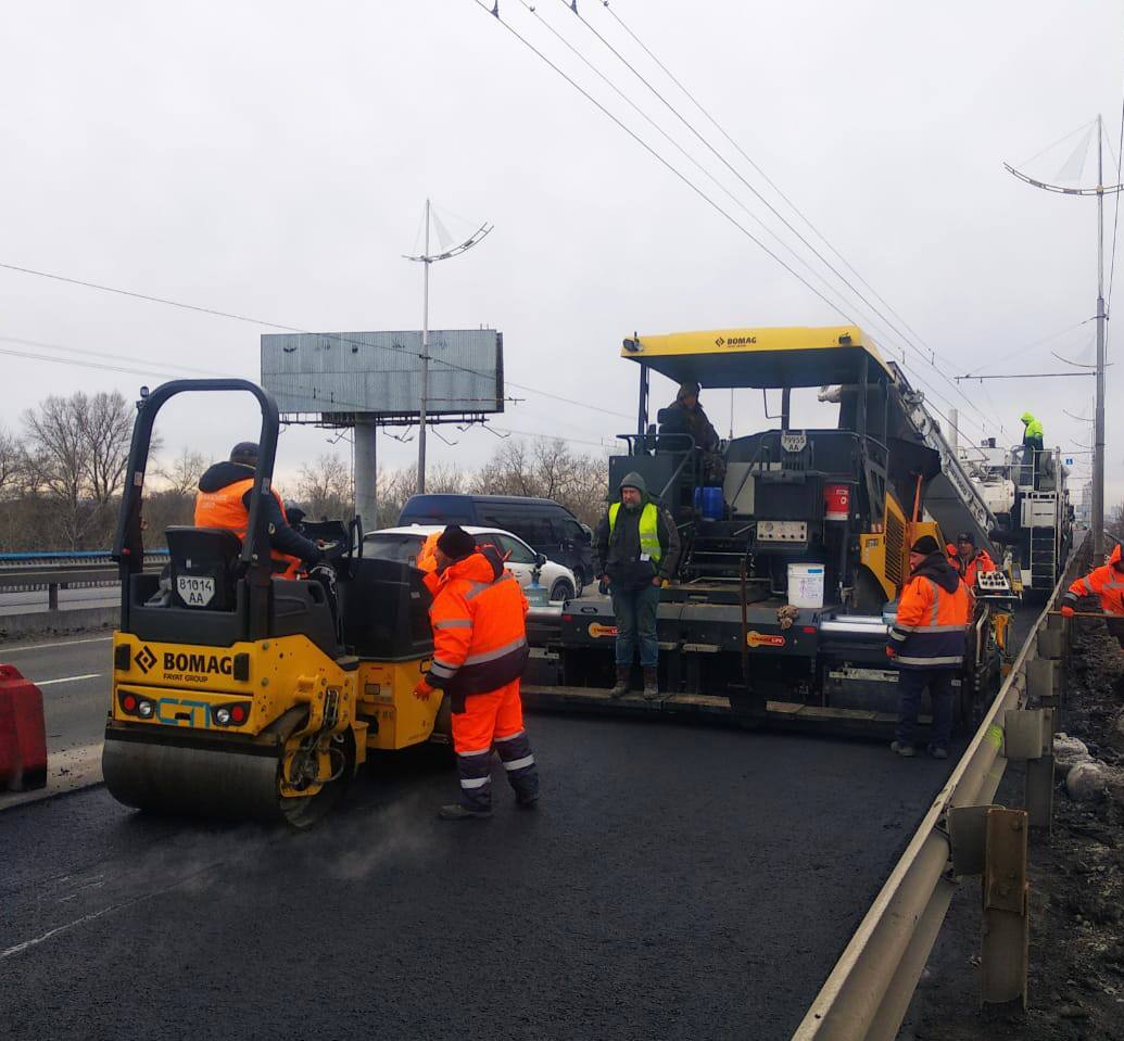 Ремонт мосту через річку Десенку закінчено – дорожники відкриють проїзд уже пообіді середи