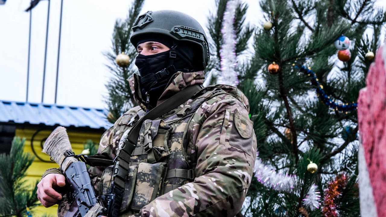 Без Олів’є та “Іронії долі”: як “декомунізувати” святкування Нового Року і чому це варто робити?