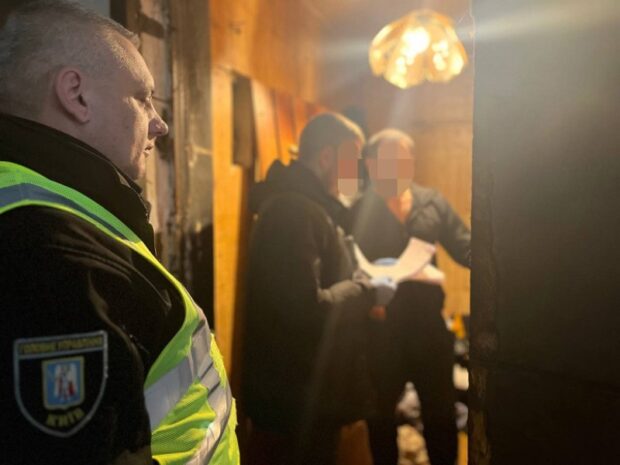 У Києві затримали підозрюваного за зґвалтування падчерки