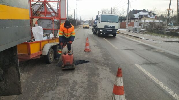 Близько 2 тисяч кв. м руйнувань дорожнього покриття ліквідовано у столиці з початку року