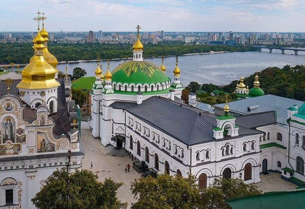 Собор та церкву Києво-Печерської Лаври офіційно повернули у держвласність