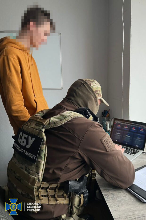 У Києві викрили ділків, які продавали персональні дані українців громадянам рф
