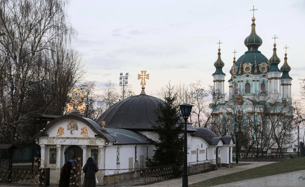 Суд зобов'язав знести «храм-МАФ» біля Десятинної церкви в Києві