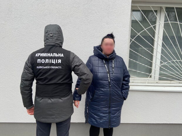 Ґвалтували малолітніх дітей: на Київщині затримали матір та її співмешканця