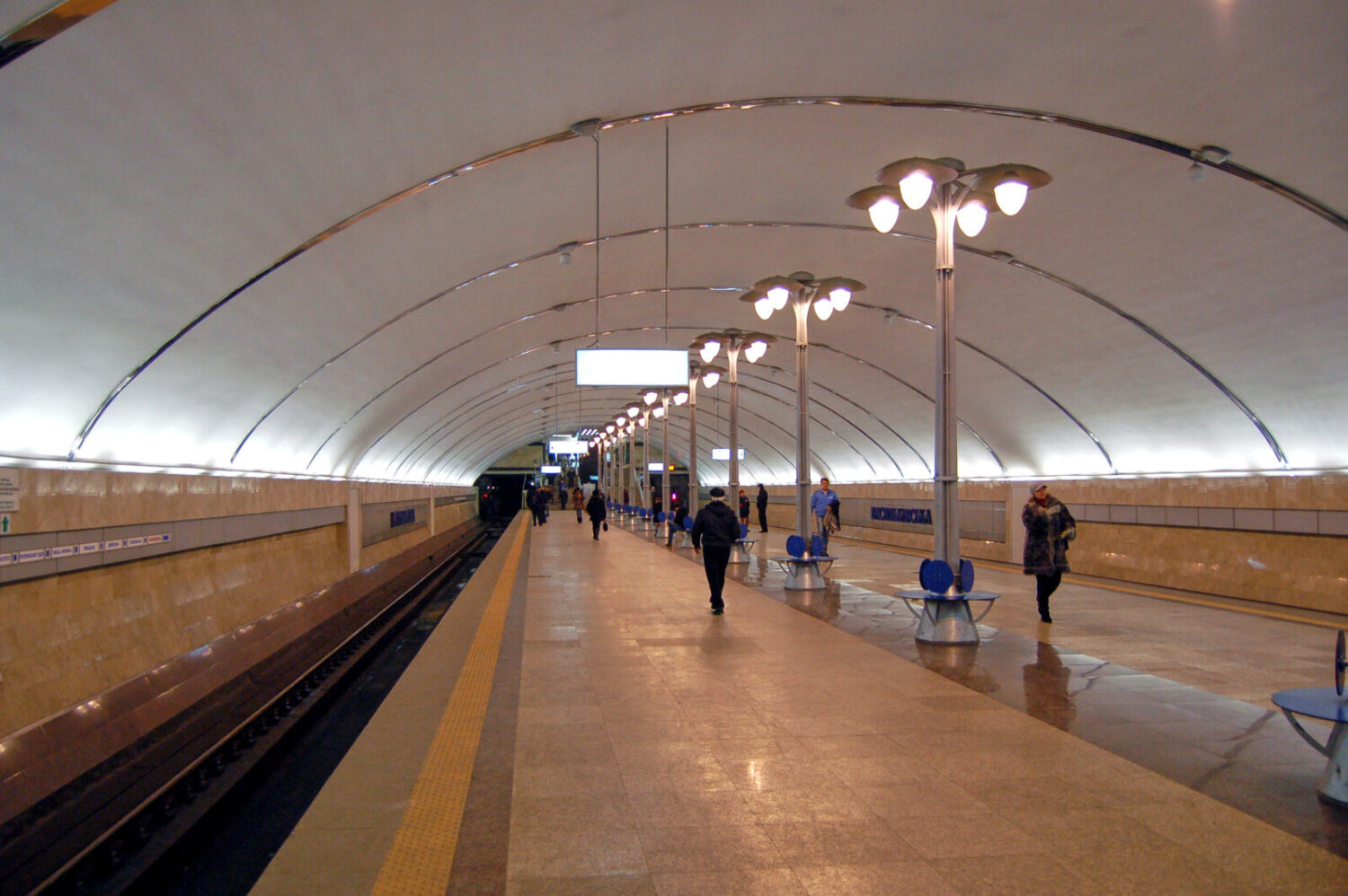 З 1 квітня зміниться робота вестибюлів на станції метро «Васильківська»