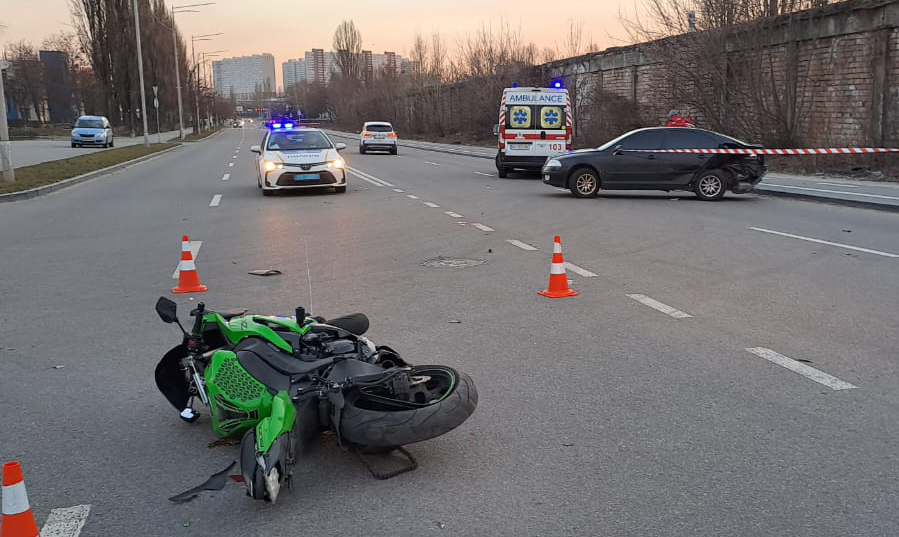 У Києві в результаті ДТП загинув мотоцикліст