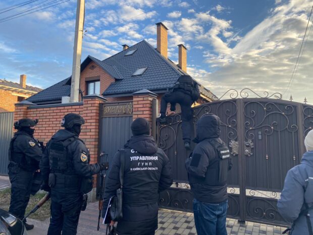 На Київщині викрили чоловіка, який зберігав дитячу порнографію