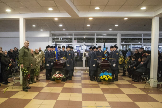 Кличко: Київ попрощався із двома Героями-льотчиками