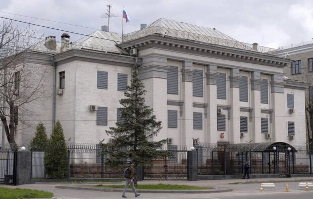 Київрада розірвала договір оренди землі з посольством рф