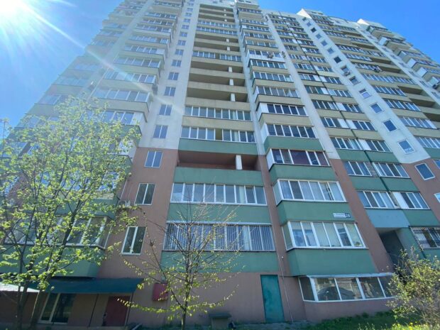 В Обухові на Київщині чоловік викинувся з вікна 9-го поверху