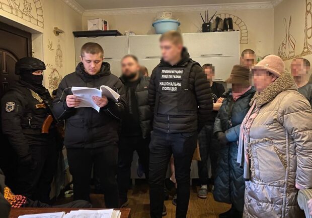 Мережа псевдореабілітаційних центрів та насильне утримання людей: справу щодо організованої злочинної групи направлено до суду