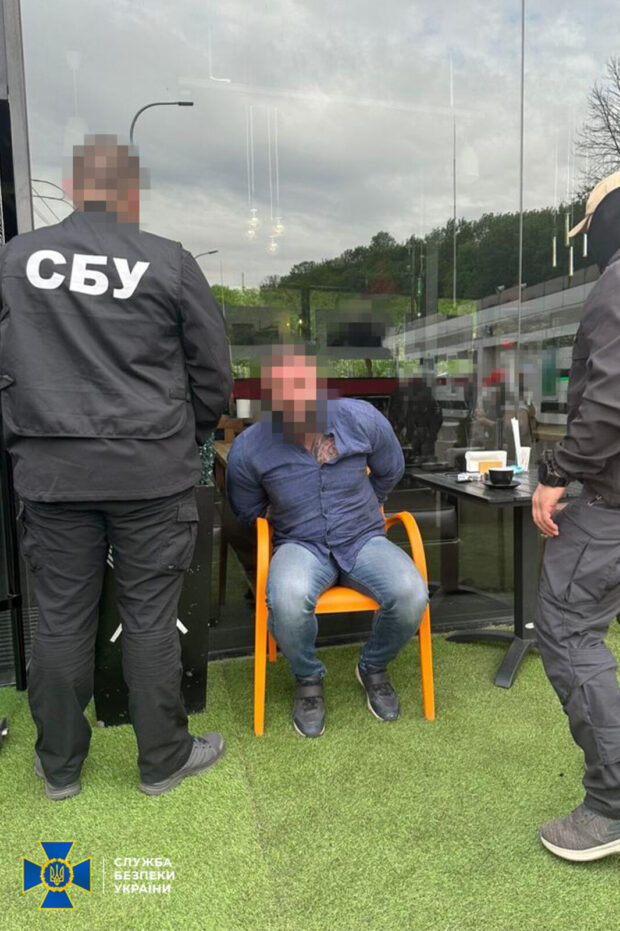 СБУ затримала у Києві громадянина рф, який продавав фіктивні документи для виїзду ухилянтів за кордон