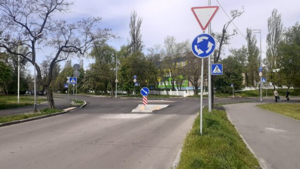 Ще на двох перехрестях столиці влаштували кільцеві розв’язки
