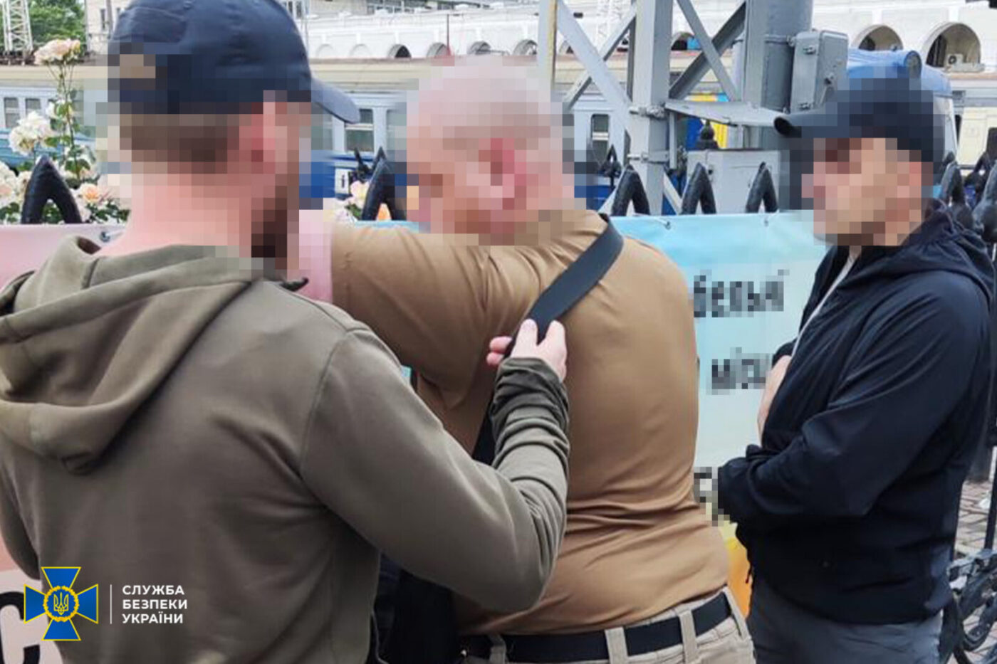 СБУ повідомила про підозру двом одеситам, які на замовлення росТБ знімали фейки про мобілізацію та Києво-Печерську лавру