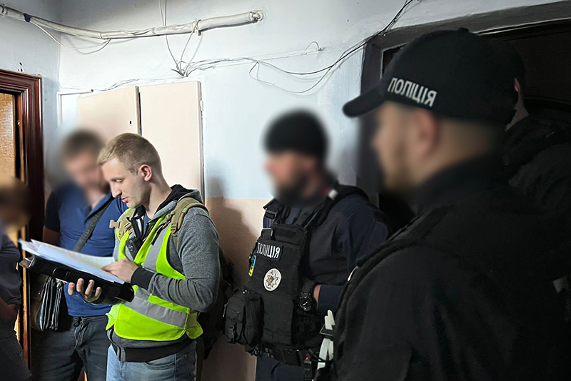 У Києві затримали шахрая, який привласнював благодійні внески українців на допомогу ЗСУ