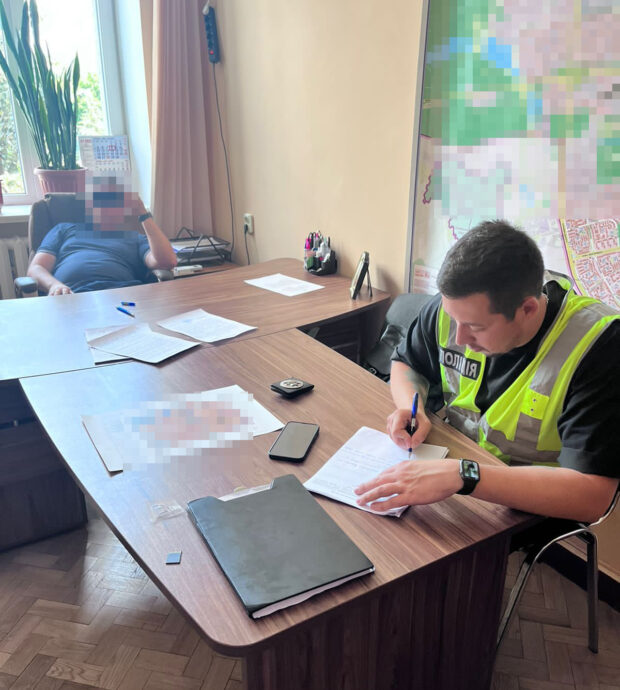 «Заробили» понад 800 000 гривень на ремонті укриття: у Києві повідомили про підозру двом посадовцям