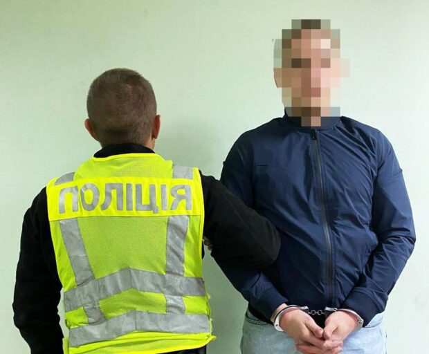 У Києві затримали шахрая, який видавав себе за правоохоронця