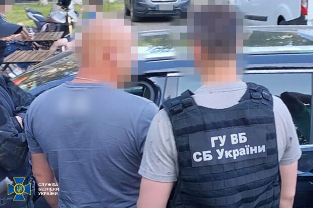У Києві затримали ділків, які під виглядом «детективів» стежили за людьми й «зливали» їхні персональні дані