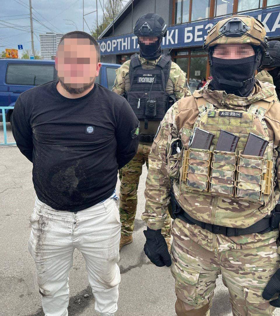У Києві перед судом постане чоловік, який незаконно придбав та збув бойові гранати