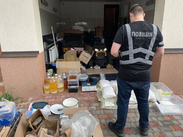 В столиці ліквідували масштабну нарколабораторію з виробництва метадону