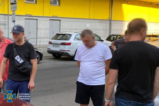СБУ викрила банду фальшивомонетників, які хотіли продати у Києві пів мільйона підроблених доларів