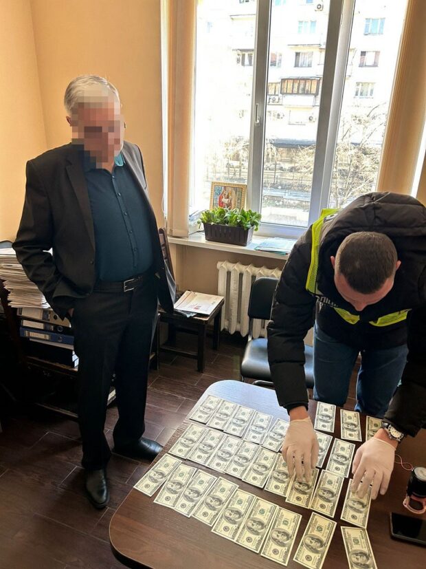 У Києві судитимуть завідувача медзакладу за продаж довідок про непридатність до військової служби