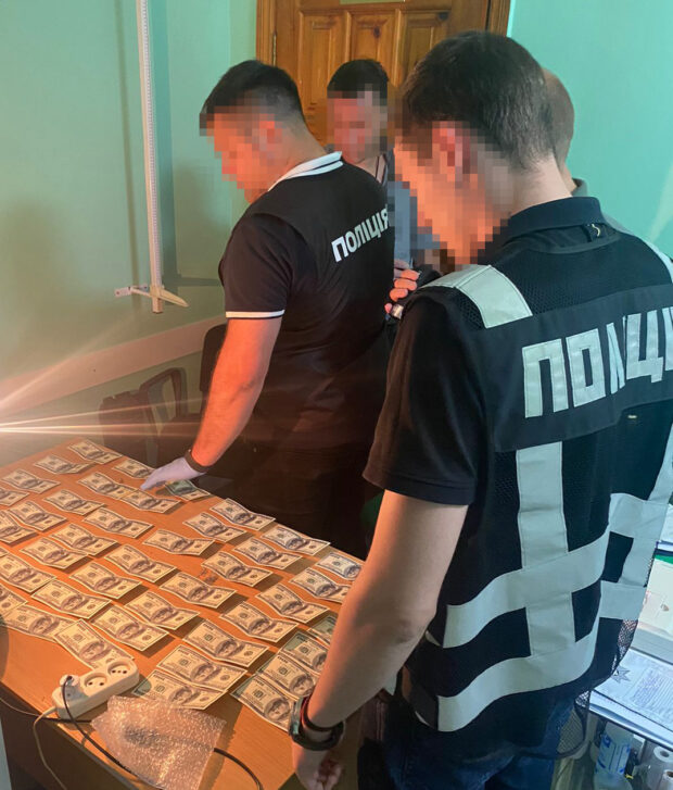 5000 доларів США за «непридатність» до служби: у Києві затримали військовослужбовця