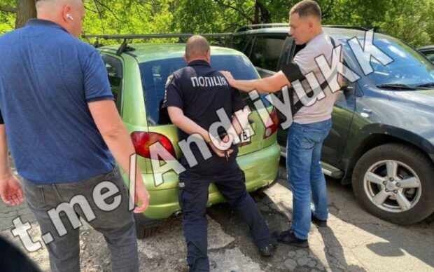 На Київщині затримано дільничного офіцера поліції за підозрою у зґвалтуванні 10-річної дівчинки