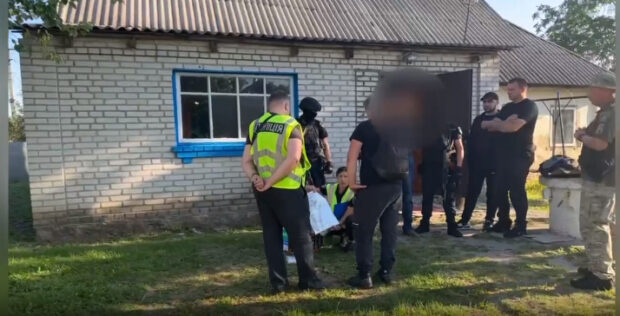 Ґвалтував 13-річну онуку: правоохоронці Київщини оголосили про підозру зловмиснику