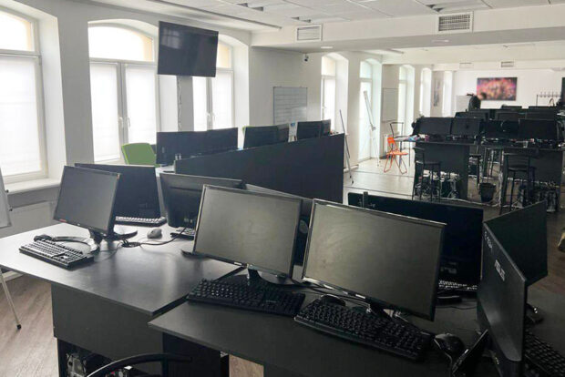 У Києві розпочали кримінальне провадження за фактом діяльності call-центру у Подільському районі